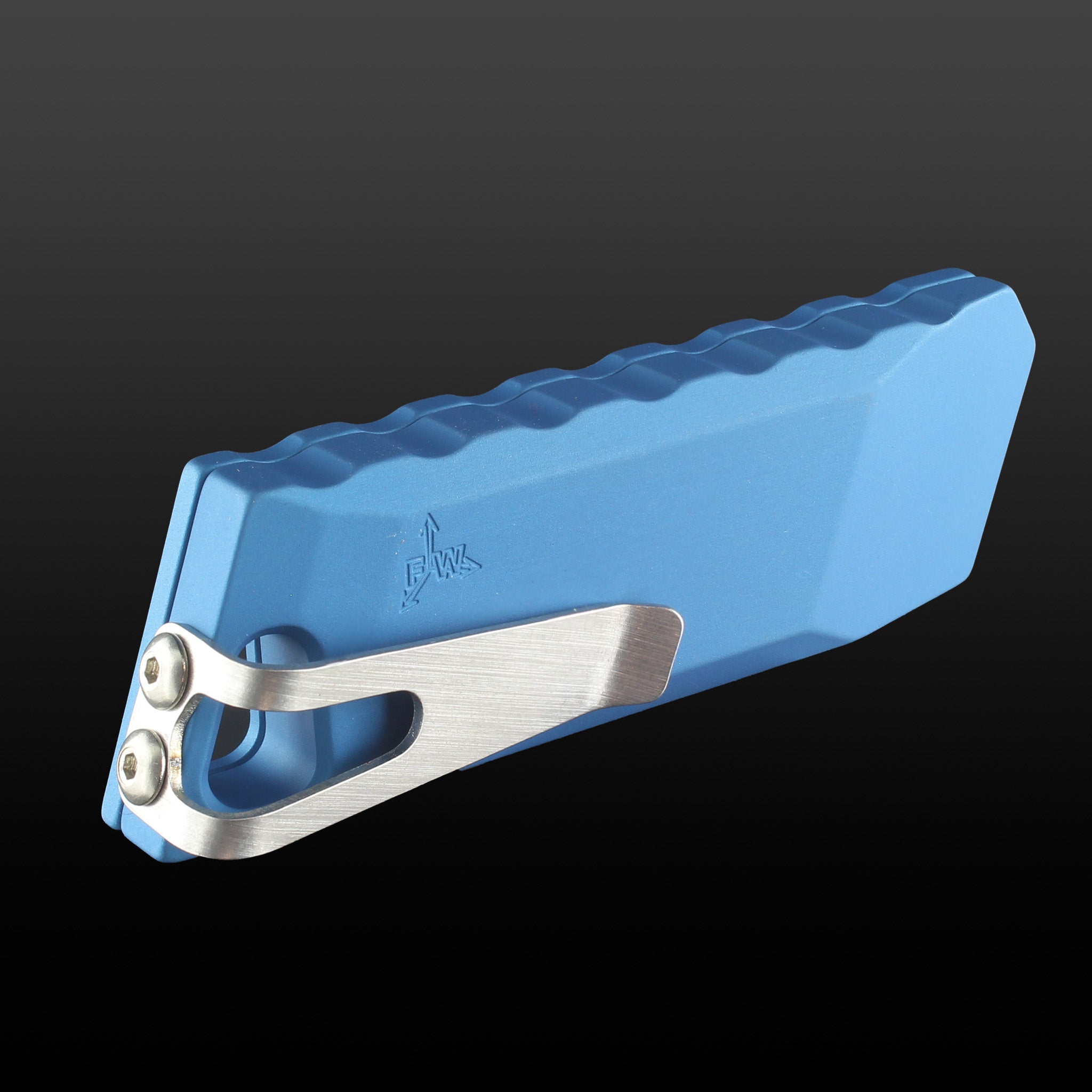 the back of the electric blue boxcutter showing the pocket clip