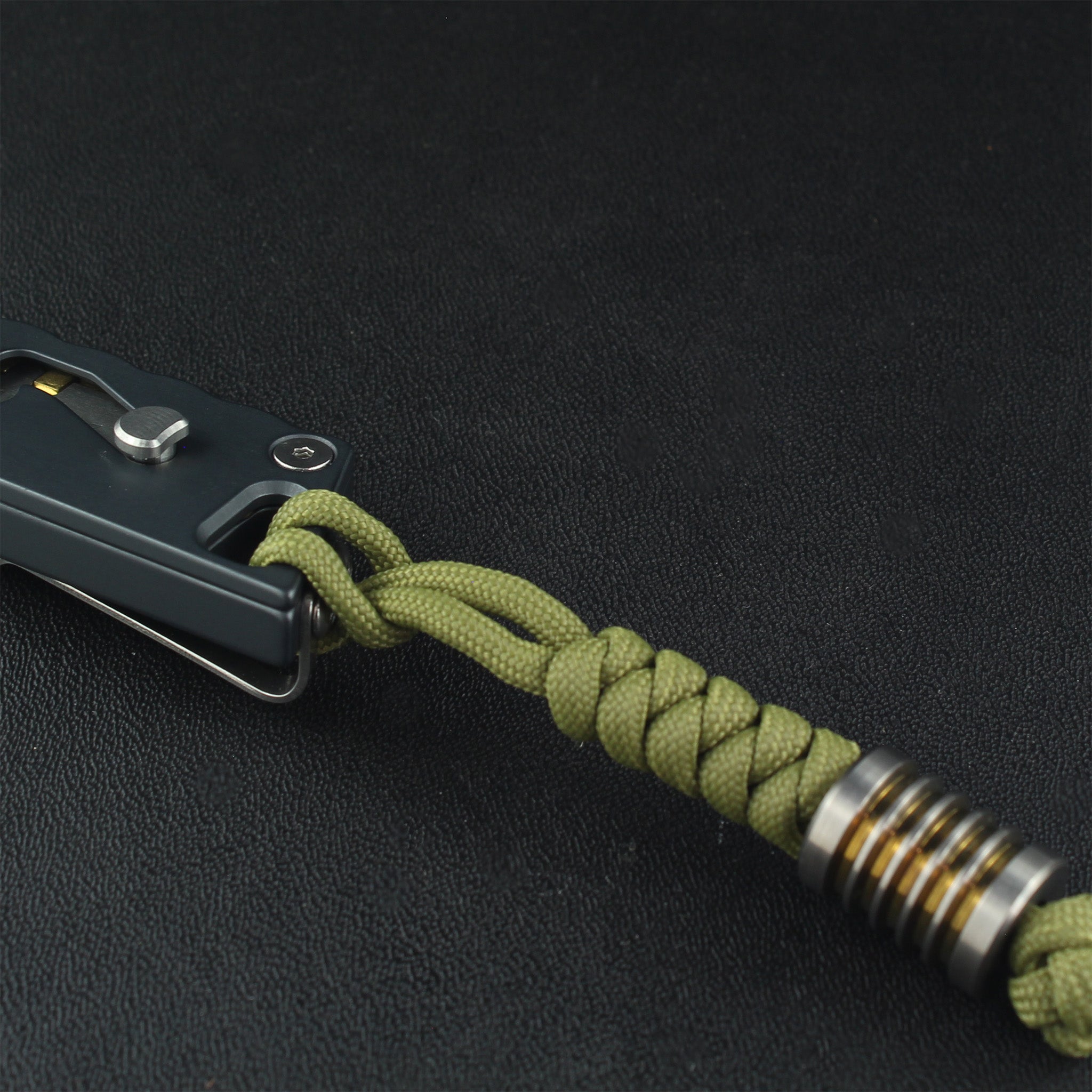 Paracord Lanyard with B3 Bead Titanium - Focusworks EDC