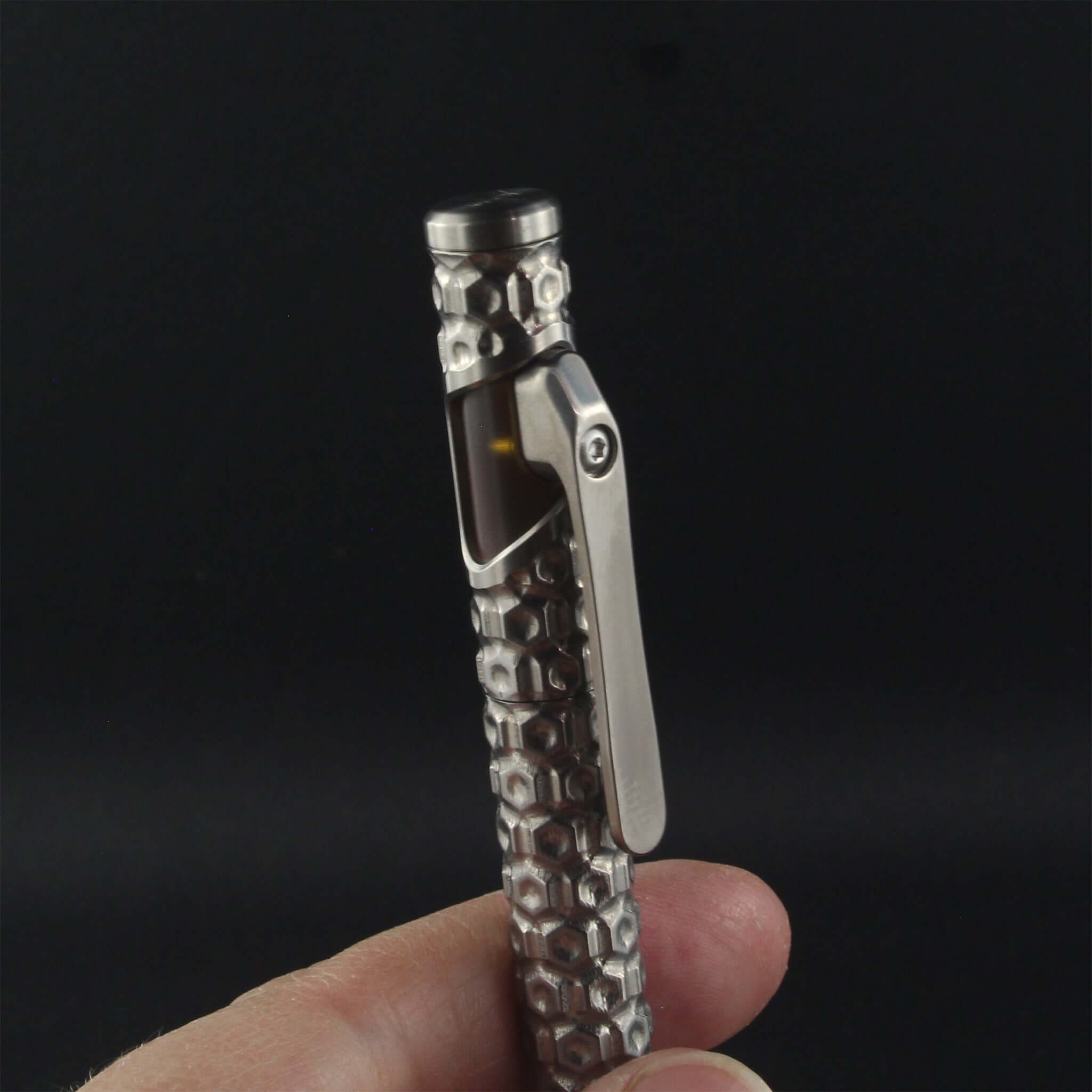 Sideswipe EDC Pen Krakenskin- Titanium