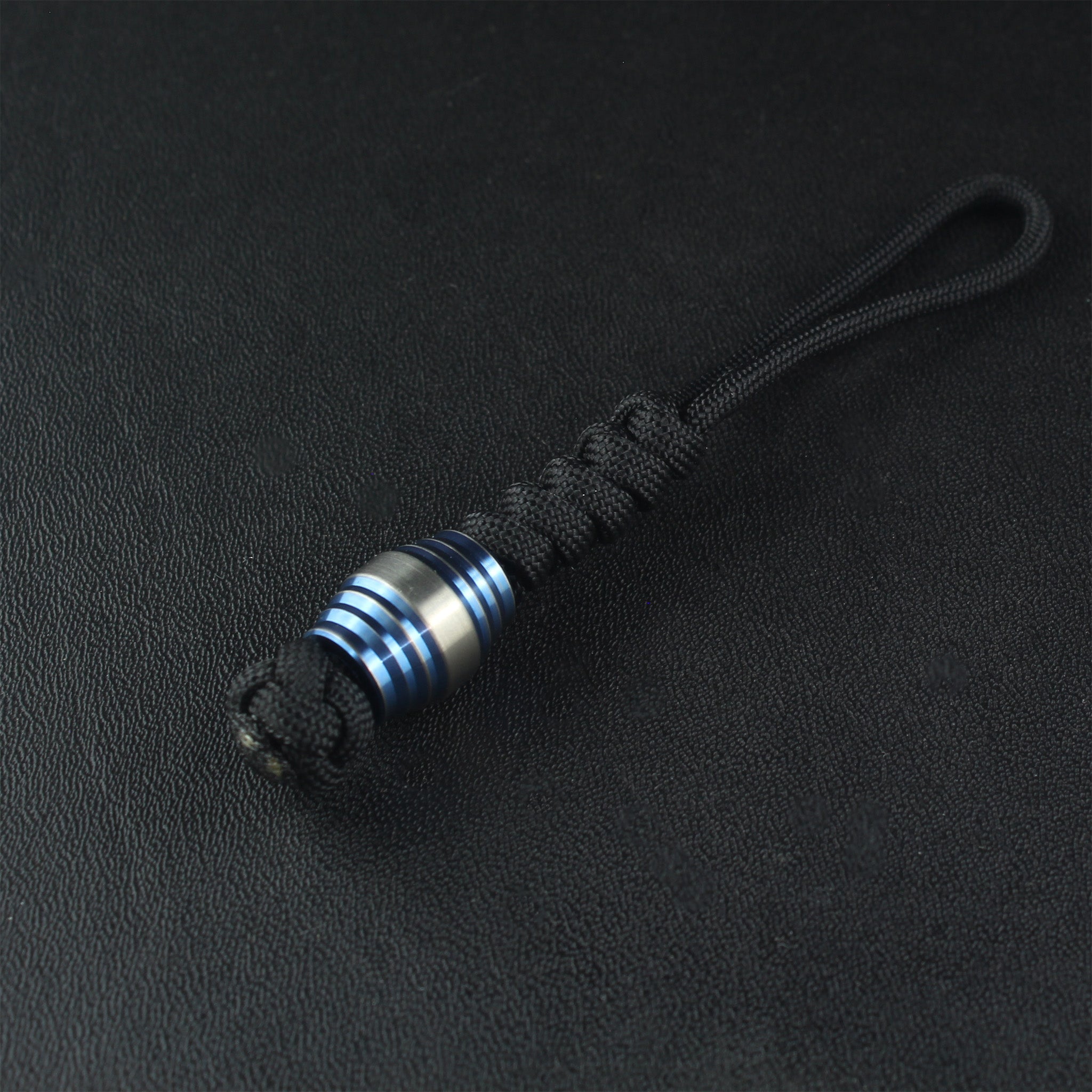 Paracord Lanyard with B6 Bead Titanium - Focusworks EDC