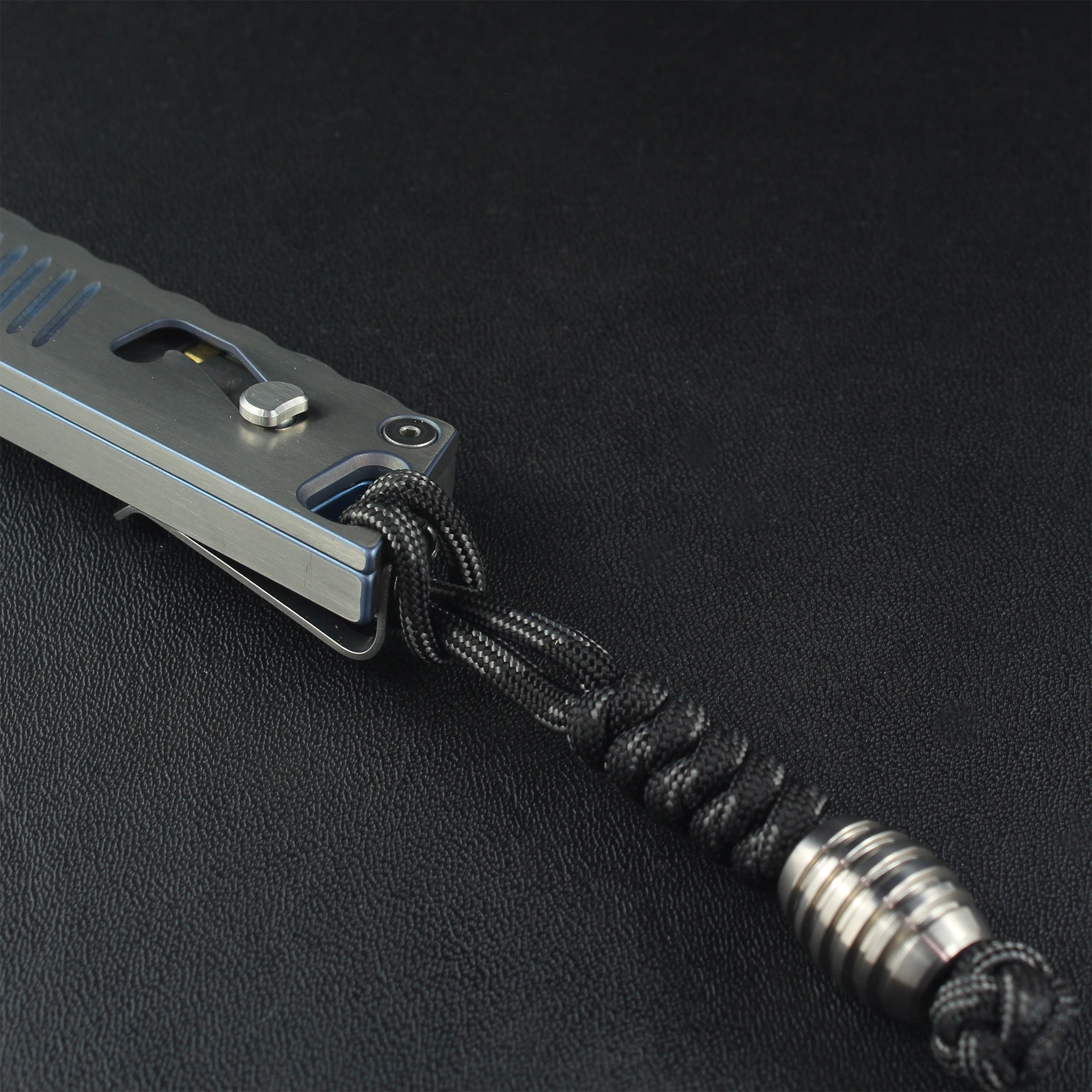 Paracord Lanyard with B7 Bead Titanium - Focusworks EDC