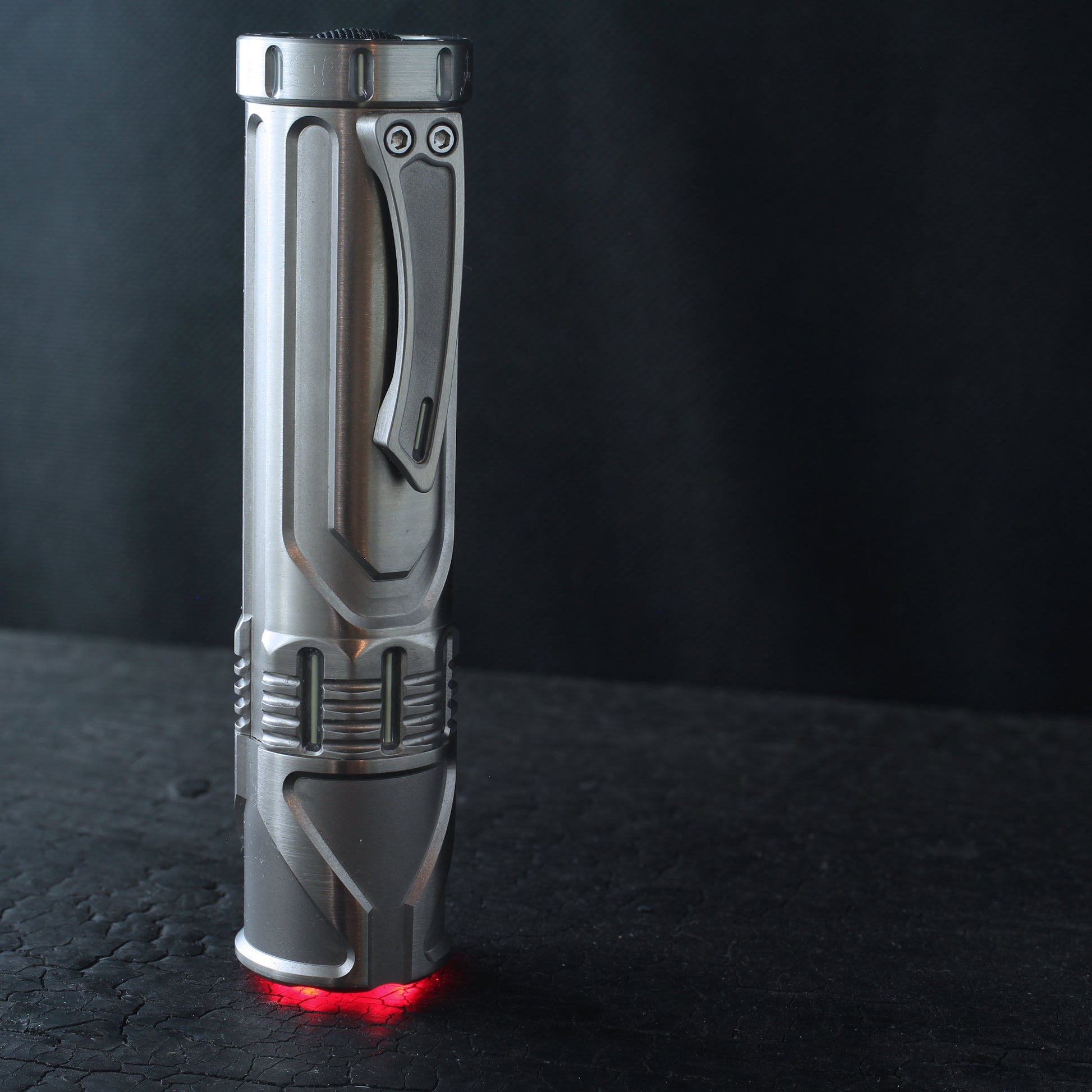 Cylon - Titanium