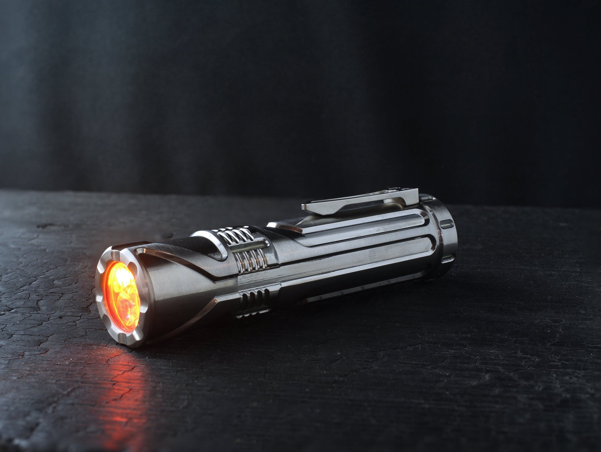 Cylon - Titanium