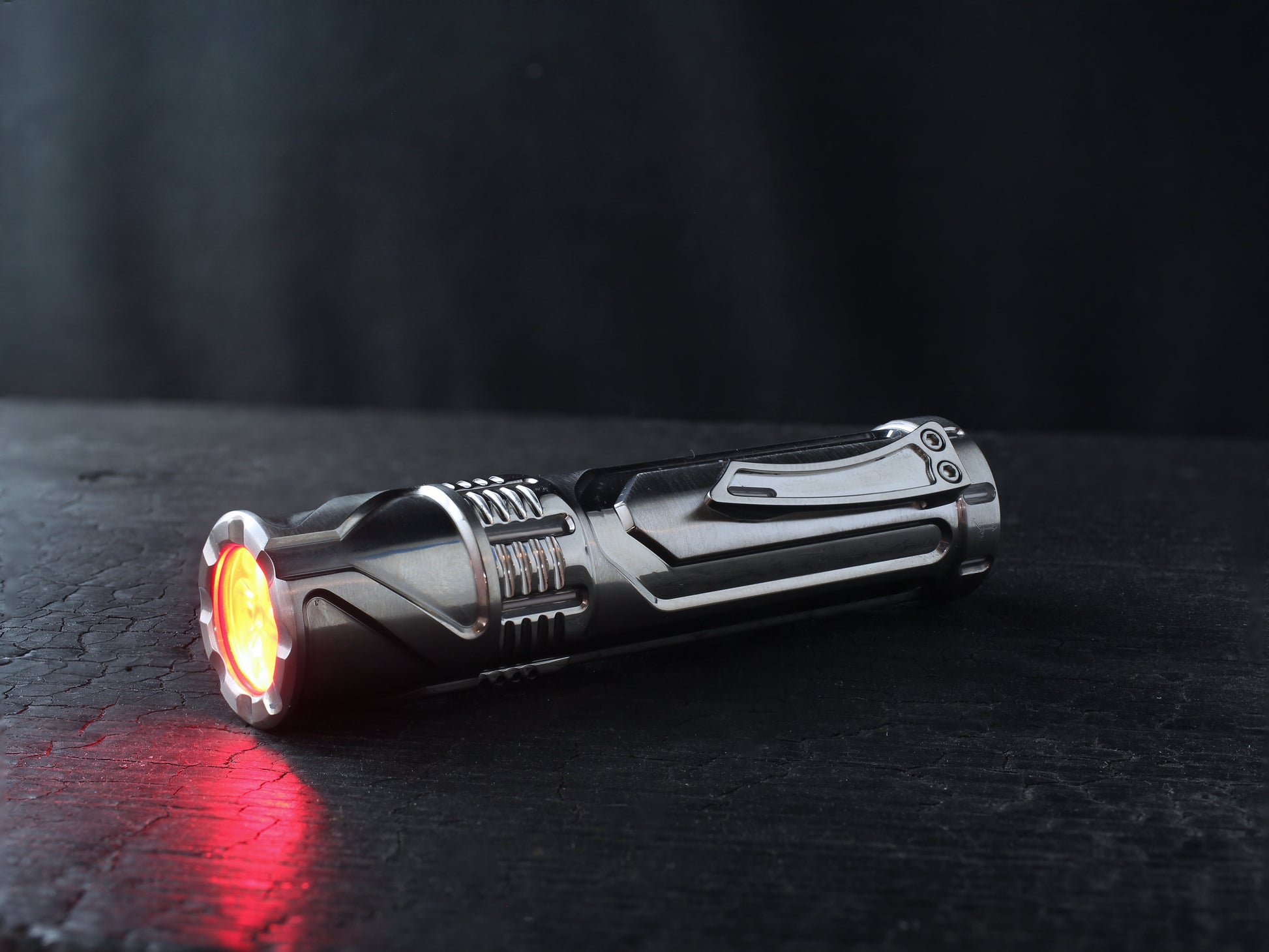 Cylon - Titanium