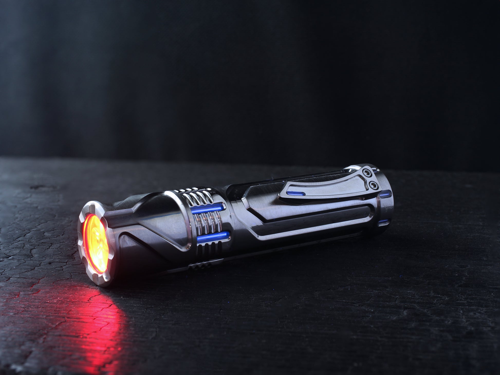 Cylon - Titanium