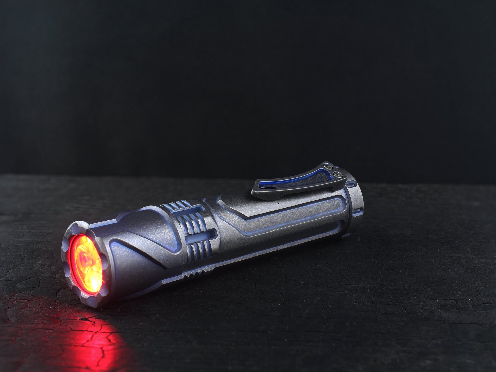 Cylon - Titanium